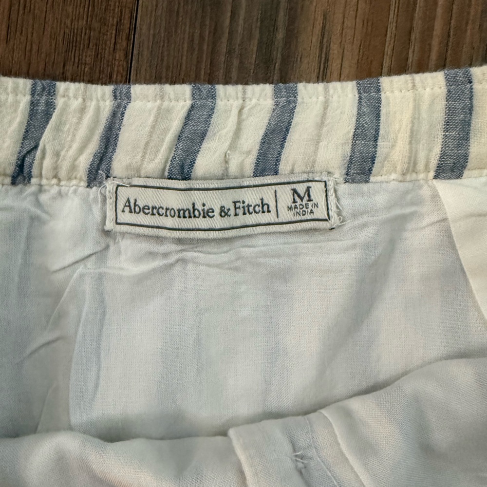Abercrombie & Fitch Blue and White Button Skirt - Picture 2 of 2